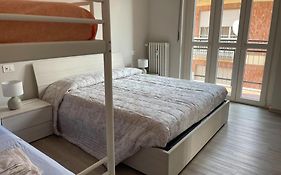 Suite De Rolandis Cin Itoo5Oo5C22Cdbezny