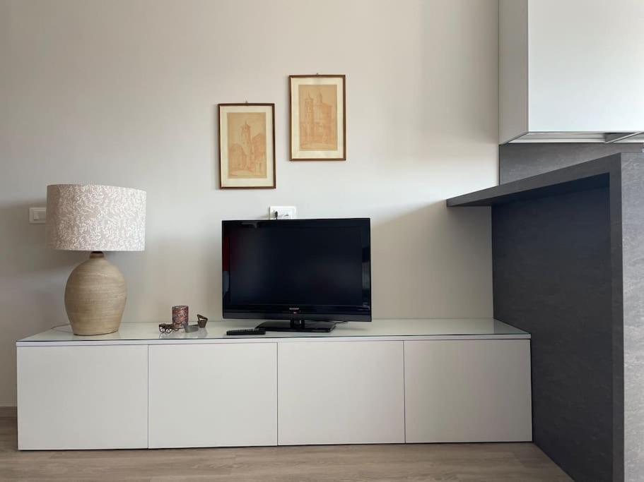 Suite De Rolandis Cin Itoo5Oo5C22Cdbezny Asti Extérieur photo